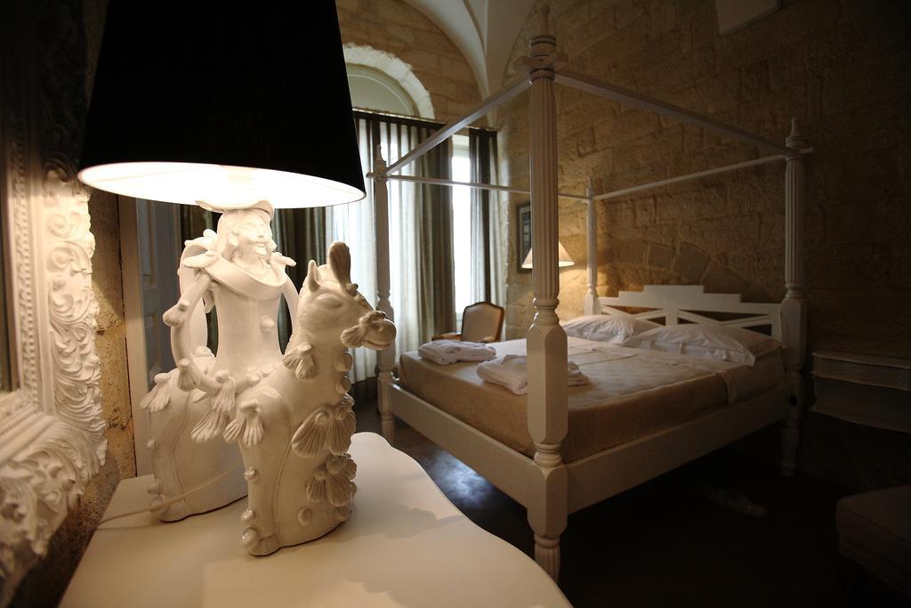 Bed and Breakfast Don Totu - Dimora Storica San Cassiano  Pokój zdjęcie